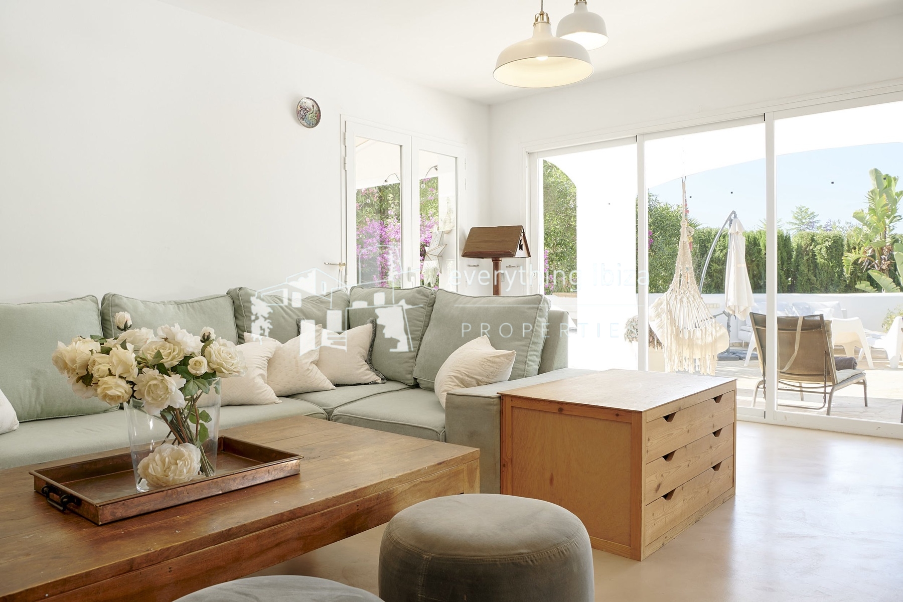 Elegant Modern Villa with Private Infinity Pool and Tourist License Close to Cosmopolitan Santa Eulalia by everything ibiza Properties - ref. 1880