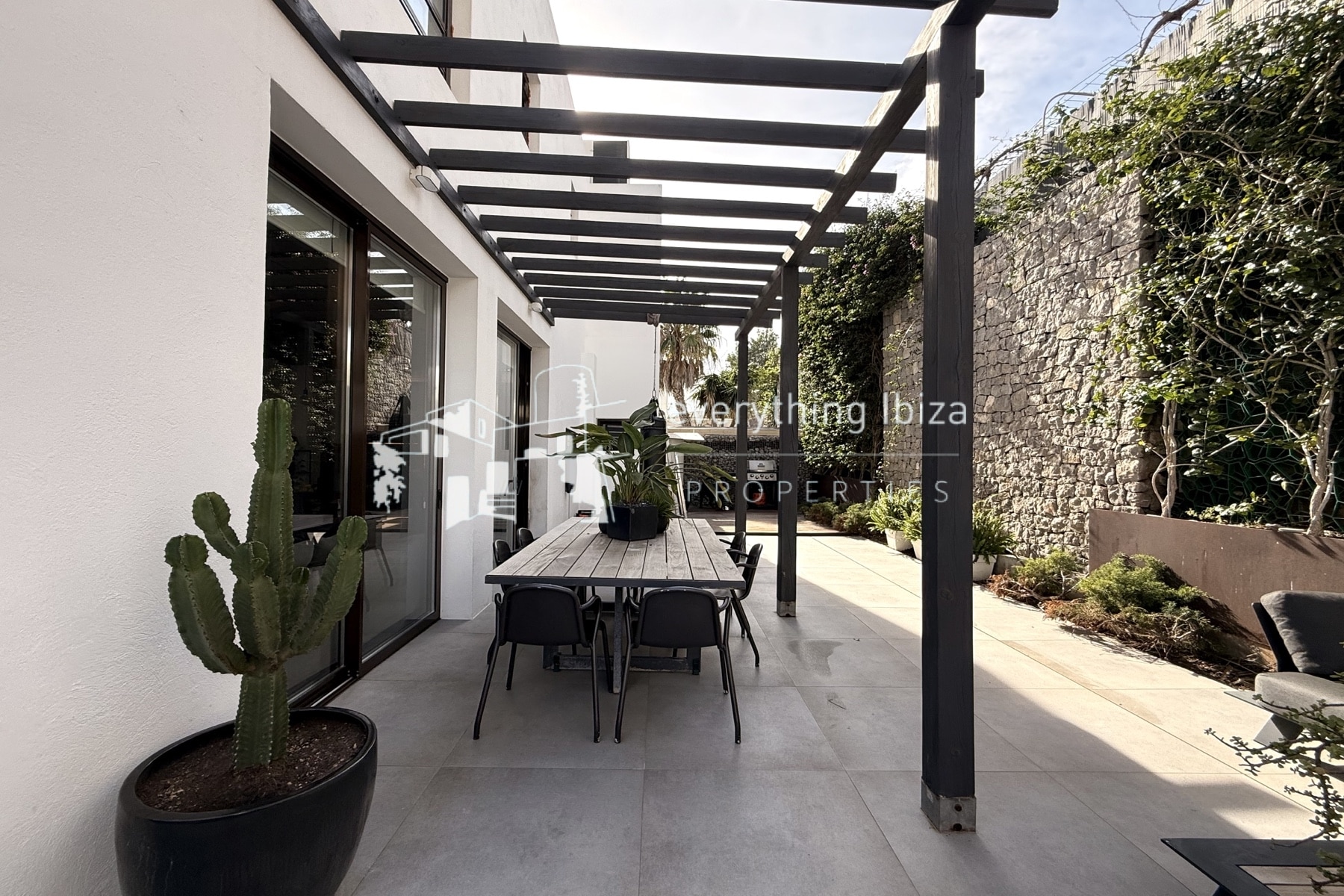 Super Ground Floor 3 Bed Apartment with Private Pool in Central San Jose Village by everything ibiza Properties - ref. 1881