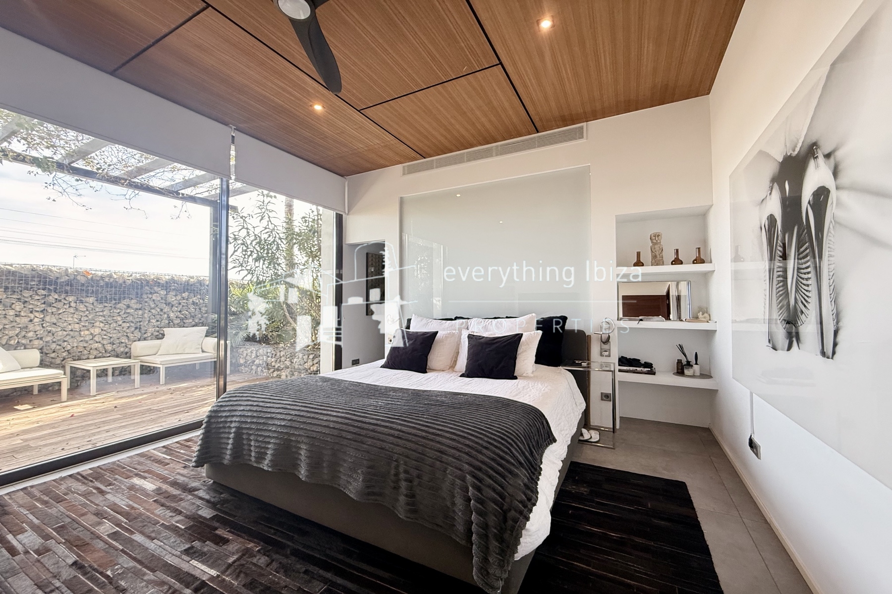 Super Ground Floor 3 Bed Apartment with Private Pool in Central San Jose Village by everything ibiza Properties - ref. 1881