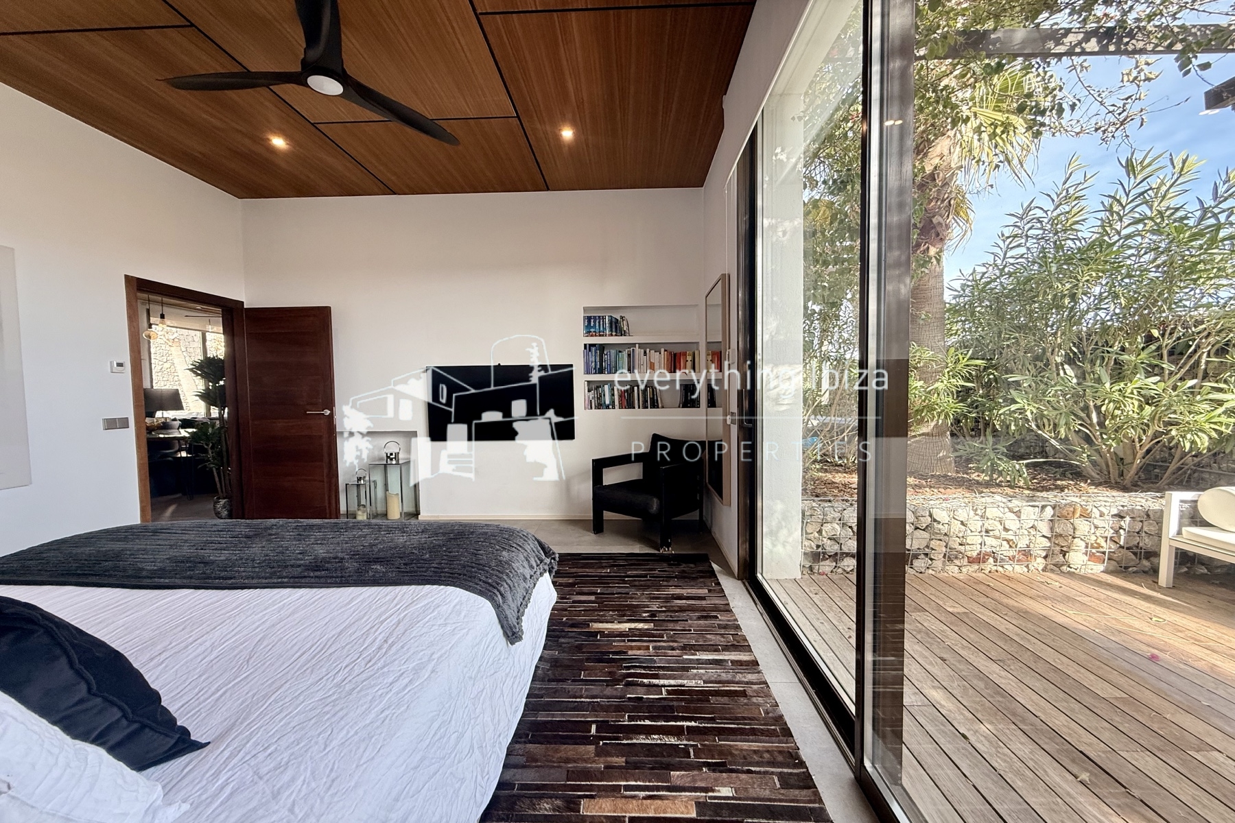 Super Ground Floor 3 Bed Apartment with Private Pool in Central San Jose Village by everything ibiza Properties - ref. 1881