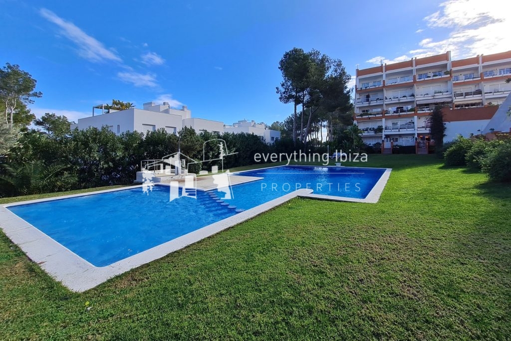 Modern 3 Bed Duplex Apartment Close to Stunning Nearby Beaches and San Carlos Village in Cala Llenya — Duplex Apartment