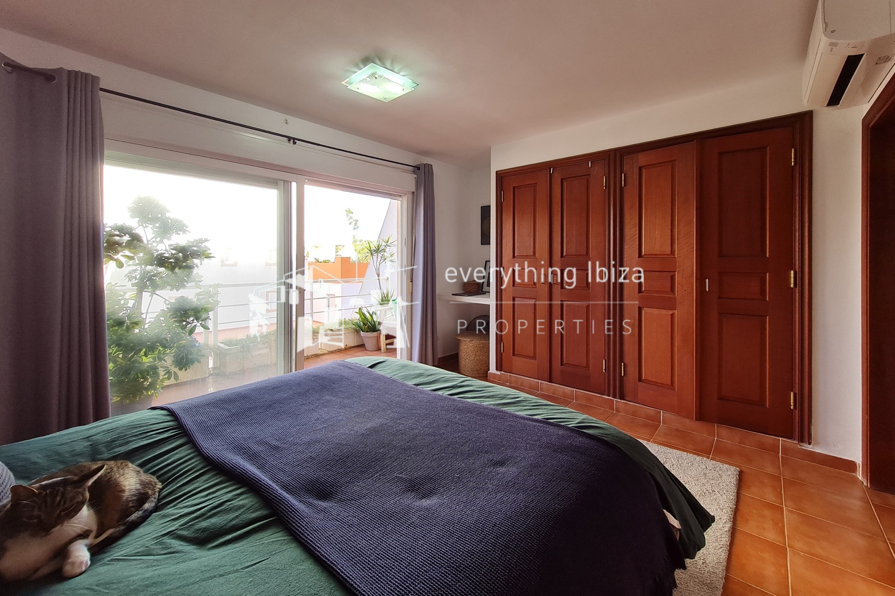 Modern 3 Bed Duplex Apartment Close to Stunning Nearby Beaches and San Carlos Village by everything ibiza Properties - ref. 1882
