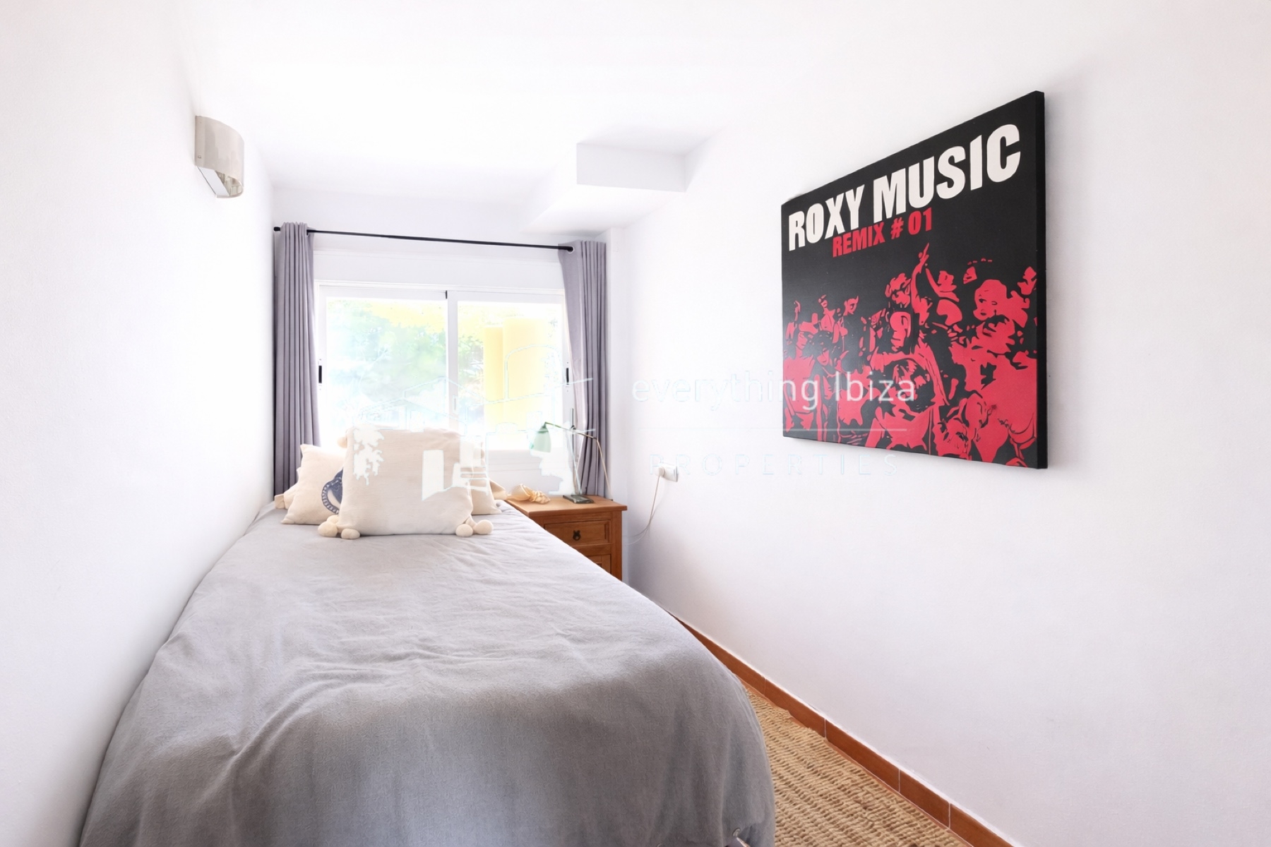 Modern 3 Bed Duplex Apartment Close to Stunning Nearby Beaches and San Carlos Village by everything ibiza Properties - ref. 1882