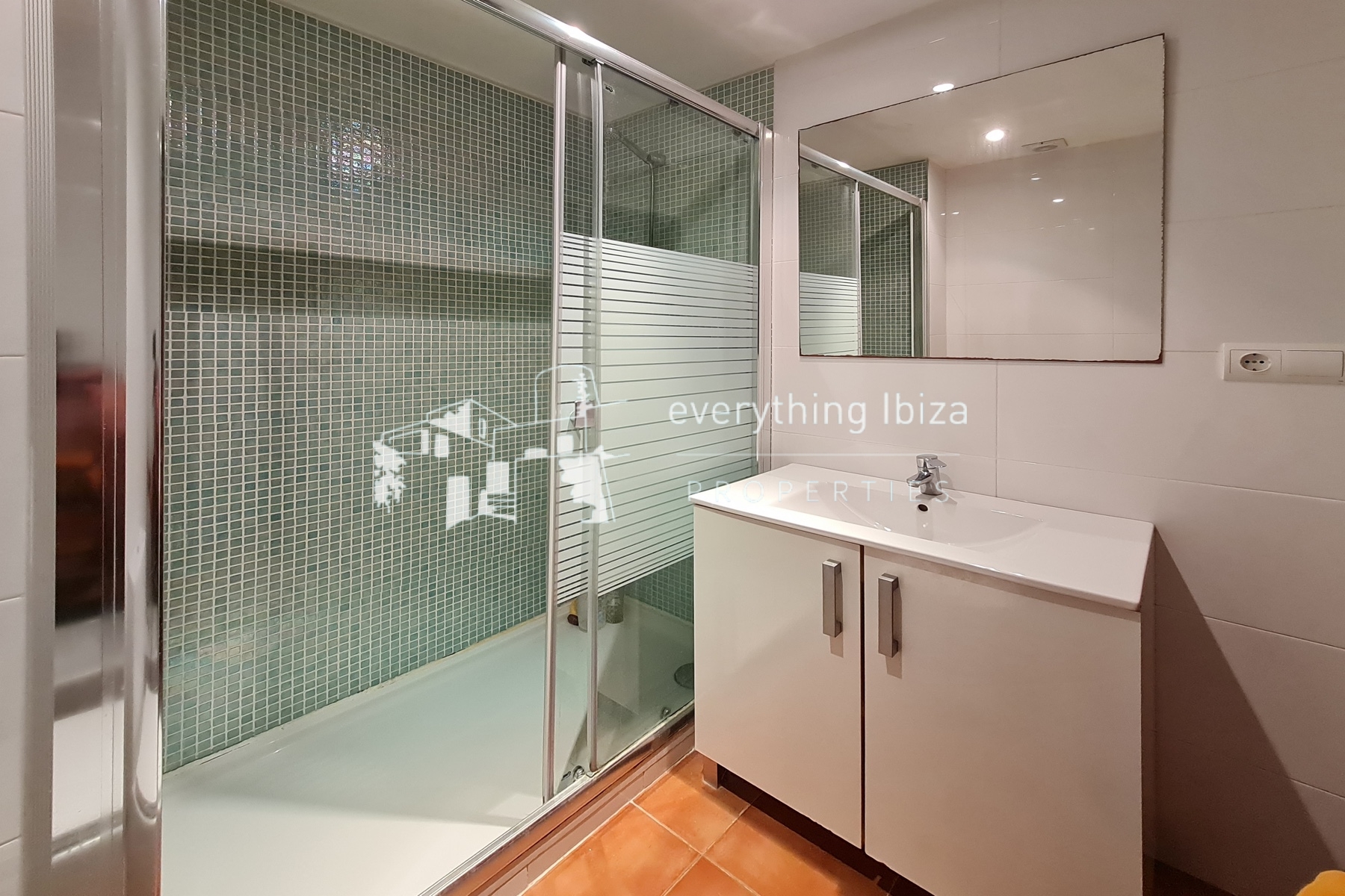 Modern 3 Bed Duplex Apartment Close to Stunning Nearby Beaches and San Carlos Village by everything ibiza Properties - ref. 1882