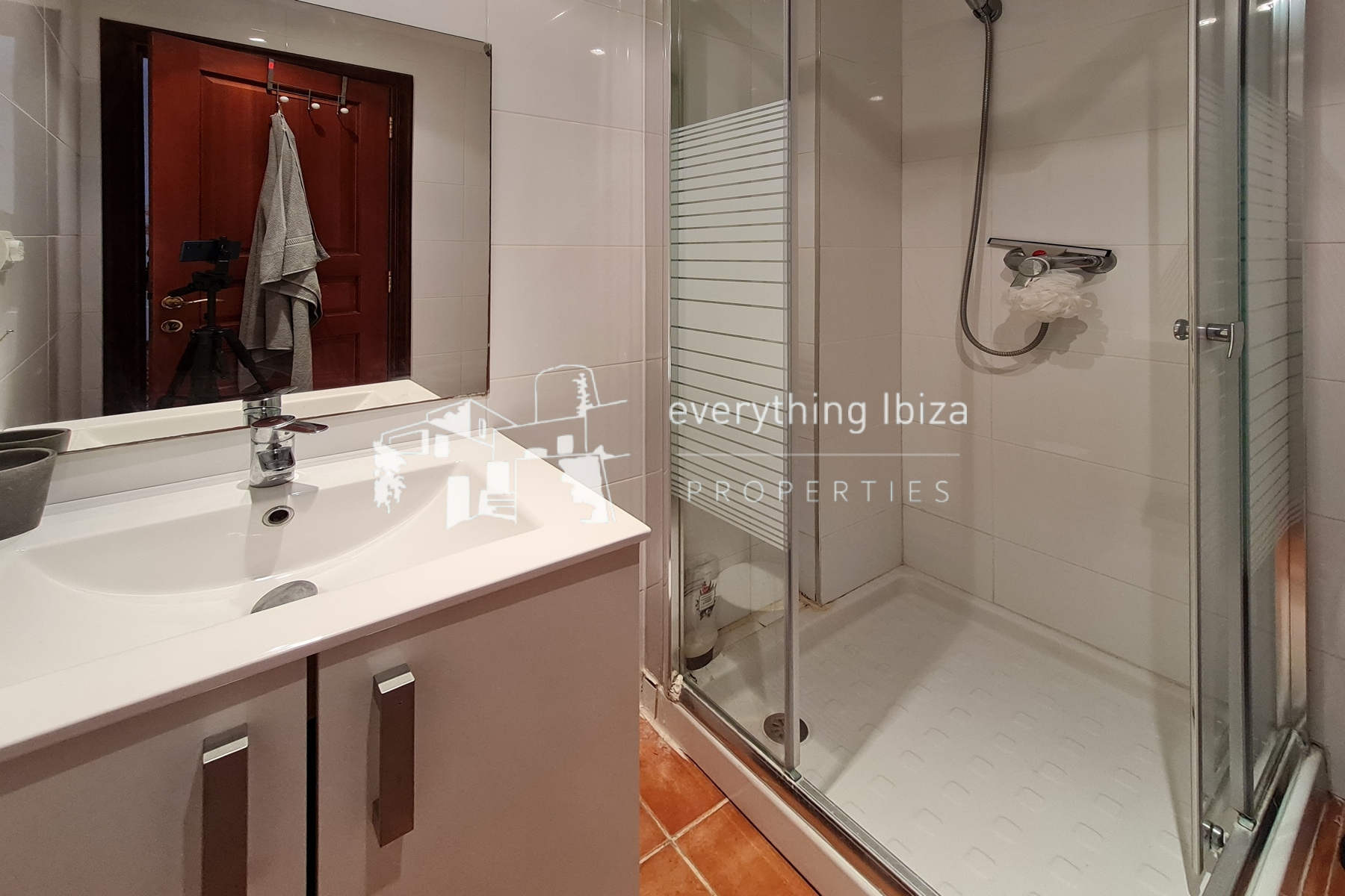 Modern 3 Bed Duplex Apartment Close to Stunning Nearby Beaches and San Carlos Village by everything ibiza Properties - ref. 1882