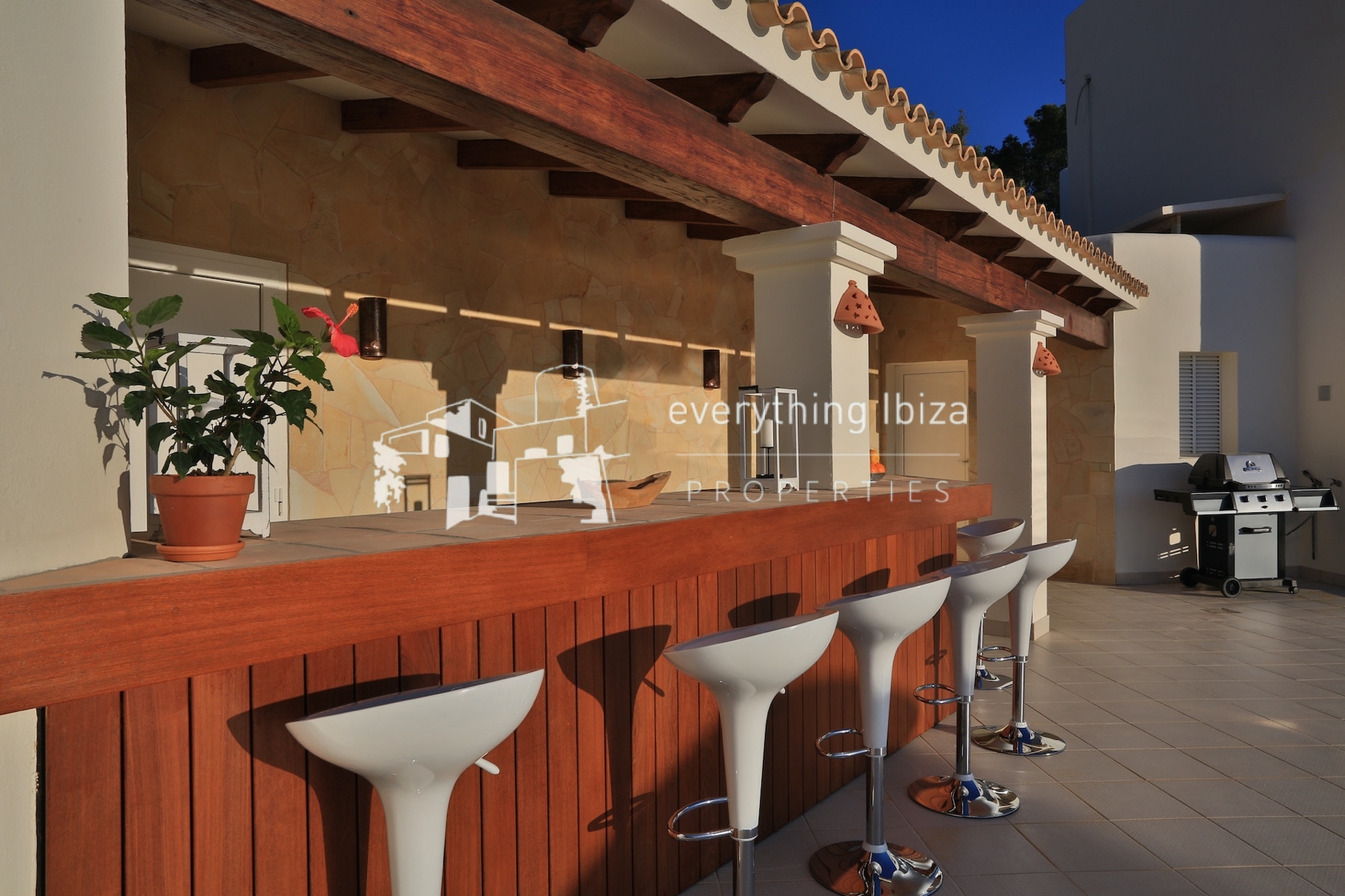 A Magnificent Elevated Villa with Private Pool Offering Stunning Sea and Sunset Views - for sale by everything ibiza Properties - ref. 1883