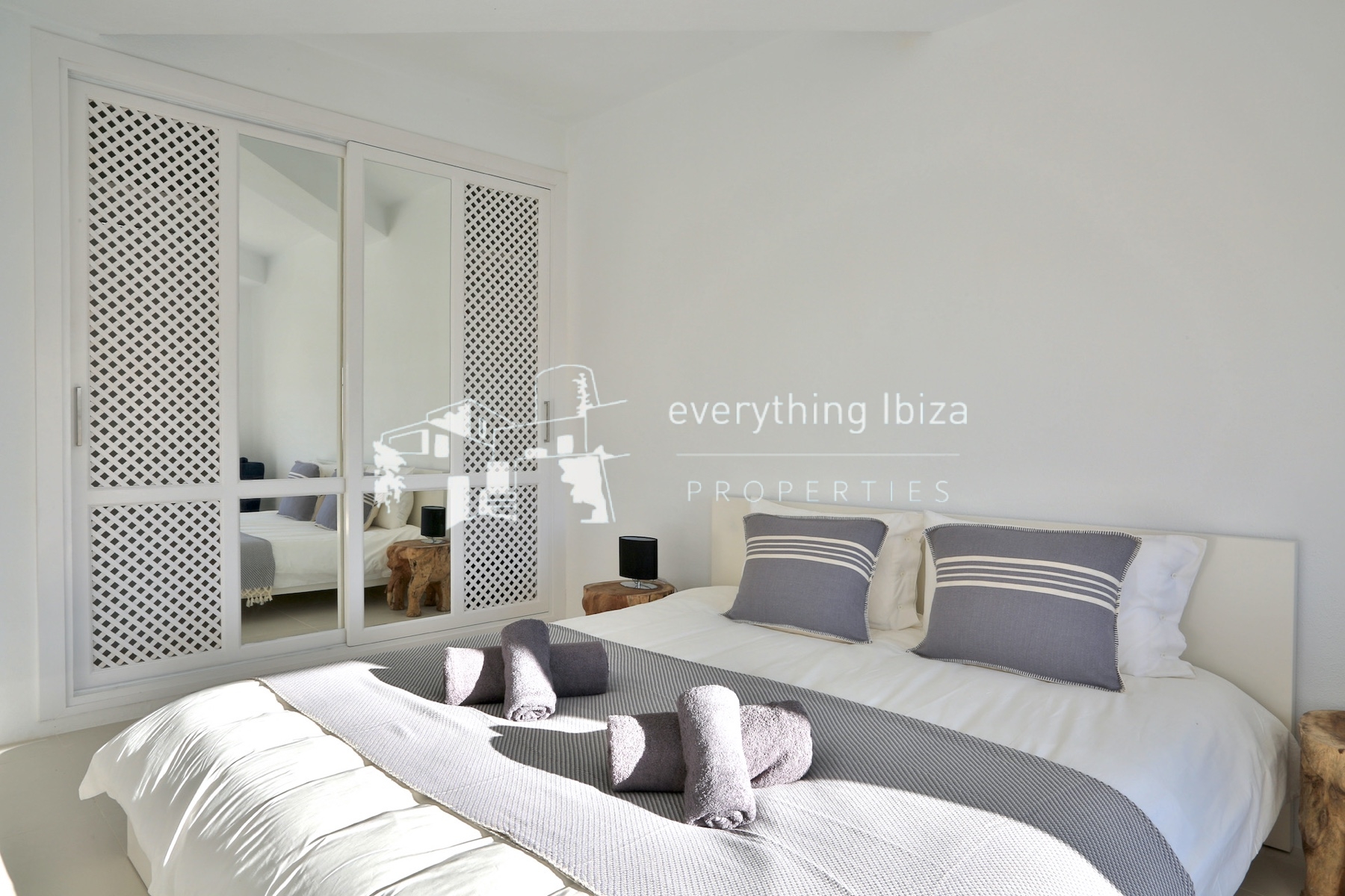 A Magnificent Elevated Villa with Private Pool Offering Stunning Sea and Sunset Views - for sale by everything ibiza Properties - ref. 1883