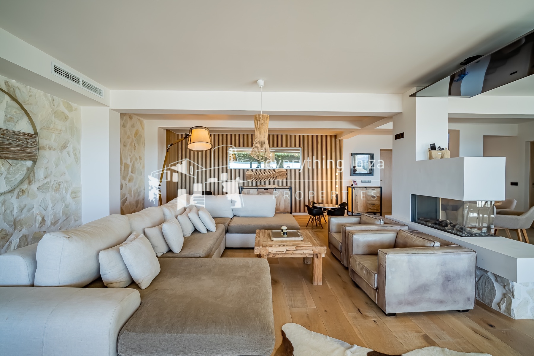 Exceptional Luxury Private Residence with Panoramic Views, Super Sports & Wellness Facilities - for sale by everything ibiza Properties - ref. 1884