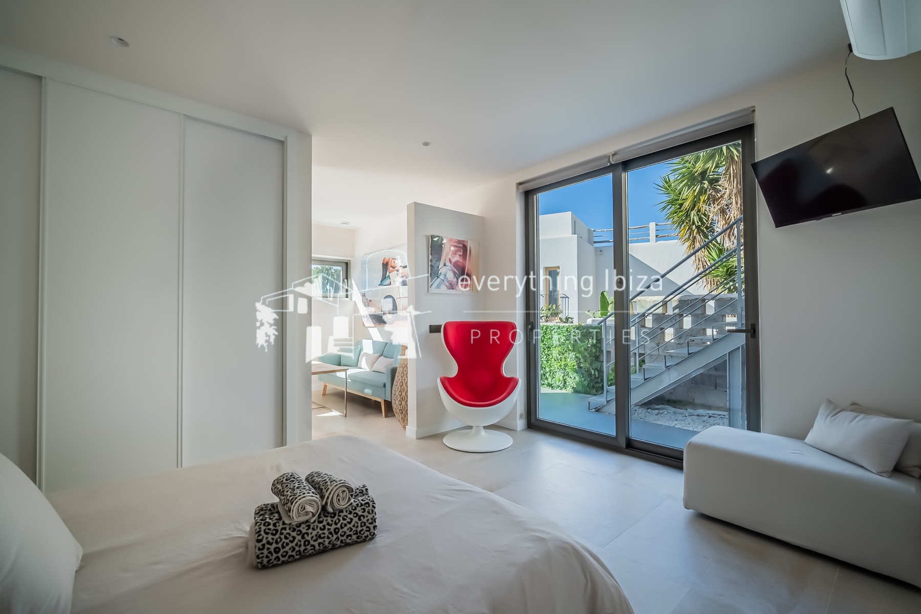 Exceptional Luxury Private Residence with Panoramic Views, Super Sports & Wellness Facilities - for sale by everything ibiza Properties - ref. 1884