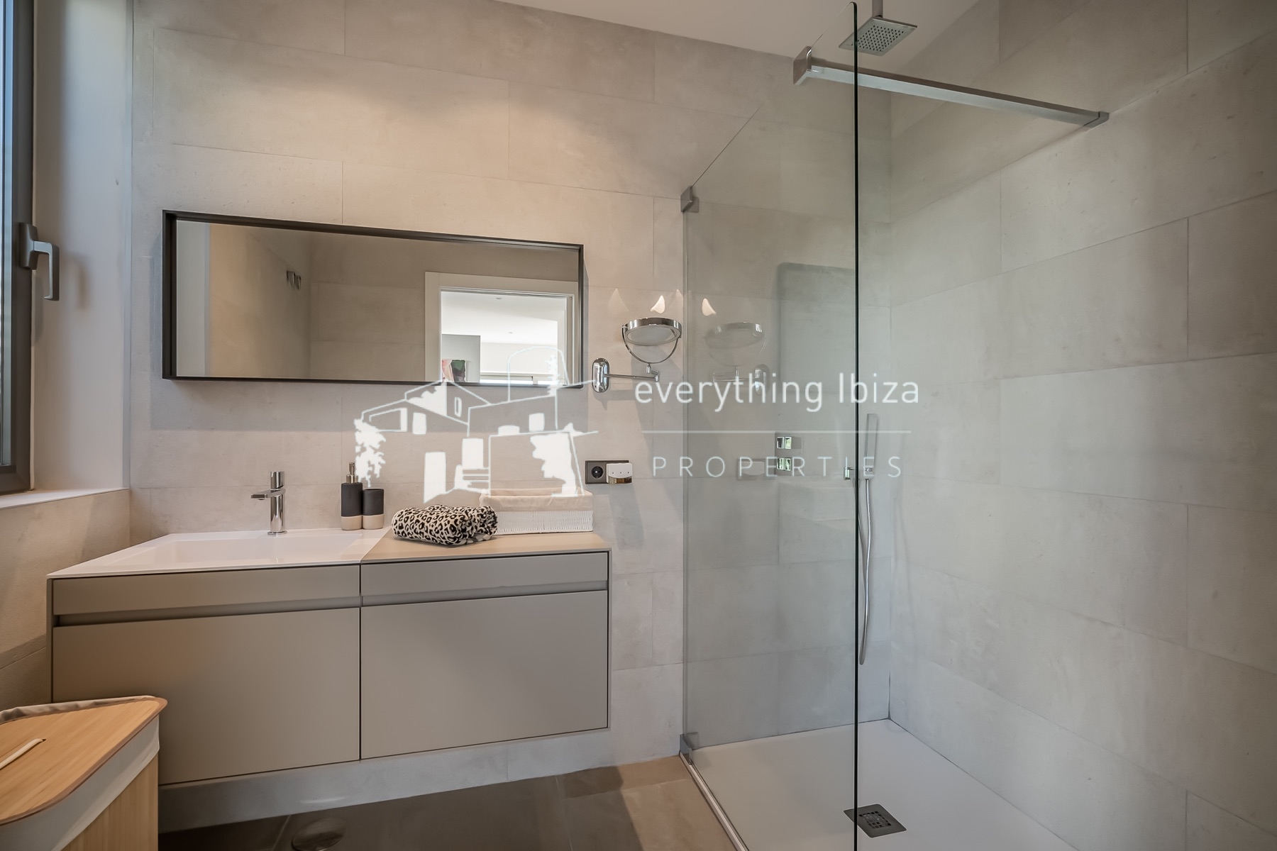 Exceptional Luxury Private Residence with Panoramic Views, Super Sports & Wellness Facilities - for sale by everything ibiza Properties - ref. 1884