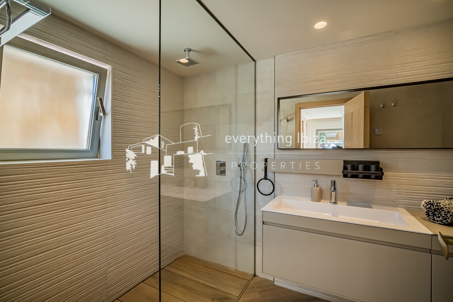 Exceptional Luxury Private Residence with Panoramic Views, Super Sports & Wellness Facilities - for sale by everything ibiza Properties - ref. 1884