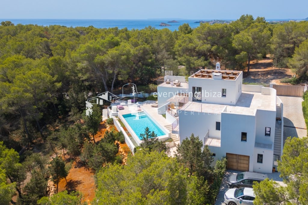 Impressive Mediterranean Villa with Super Views and Walking Distance to the Beach in Cala Llenya — Villa
