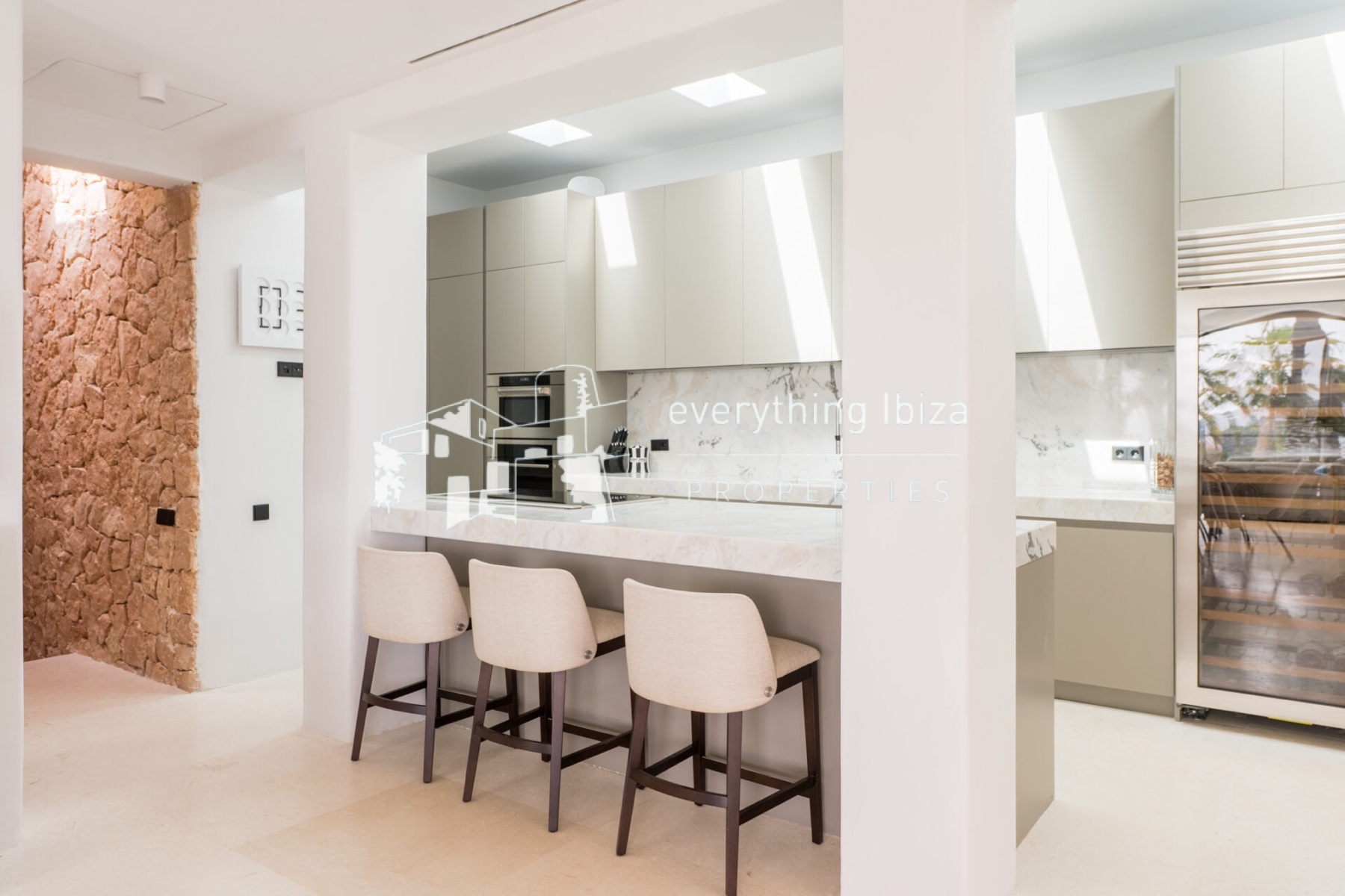 Magnificent Luxury Villa Set in a Stunning Large Private Estate with Amazing Sea and Sunset Views - for sale by everything ibiza Properties - ref. 1895