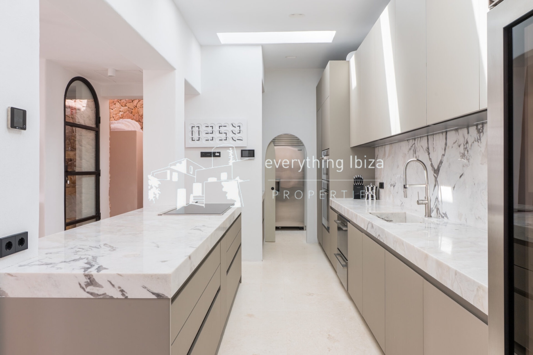 Magnificent Luxury Villa Set in a Stunning Large Private Estate with Amazing Sea and Sunset Views - for sale by everything ibiza Properties - ref. 1895