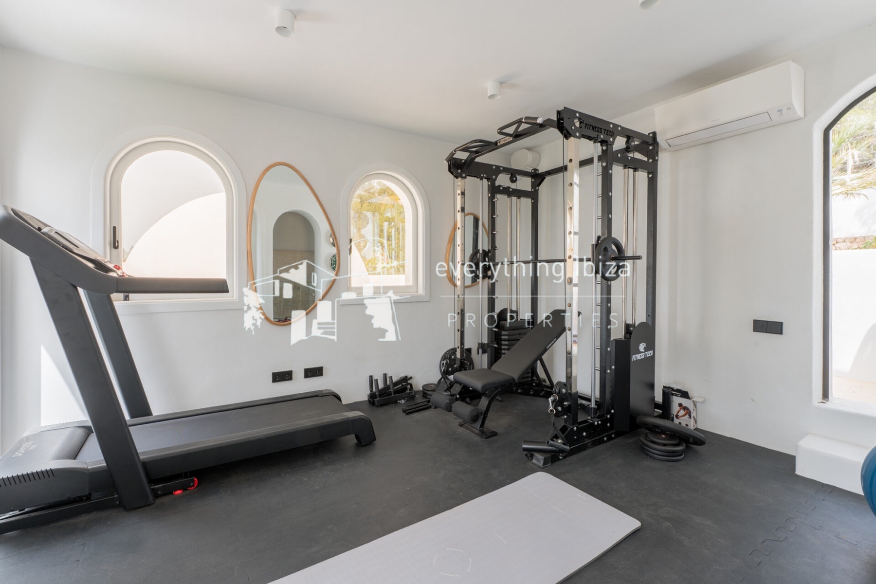 Magnificent Luxury Villa Set in a Stunning Large Private Estate with Amazing Sea and Sunset Views - for sale by everything ibiza Properties - ref. 1895