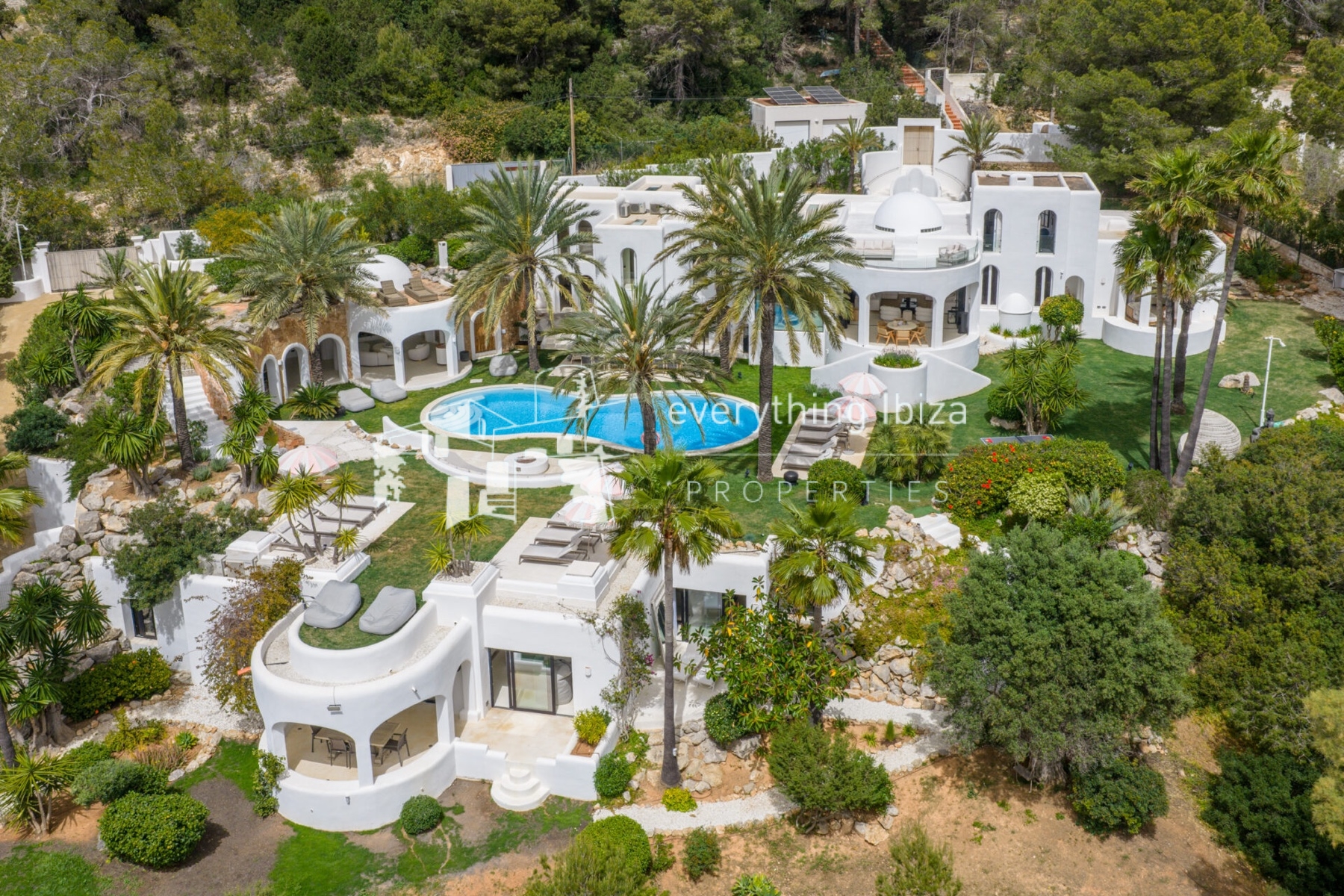 Magnificent Luxury Villa Set in a Stunning Large Private Estate with Amazing Sea and Sunset Views - for sale by everything ibiza Properties - ref. 1895
