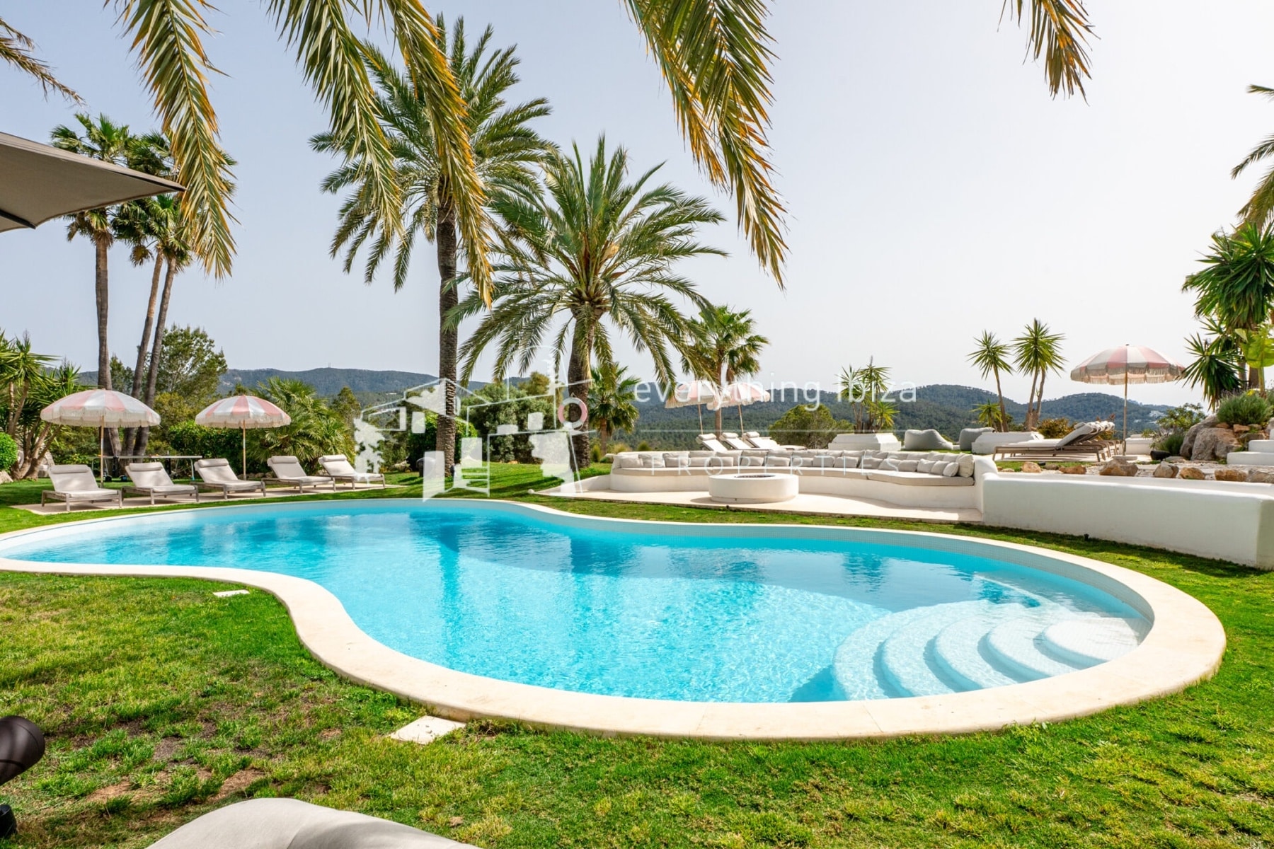 Magnificent Luxury Villa Set in a Stunning Large Private Estate with Amazing Sea and Sunset Views - for sale by everything ibiza Properties - ref. 1895