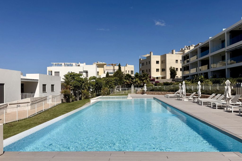 Magnificent Modern Frontline Ground Floor Apartment with Super Sea & Sunset Views in Cala Gracio — Apartment