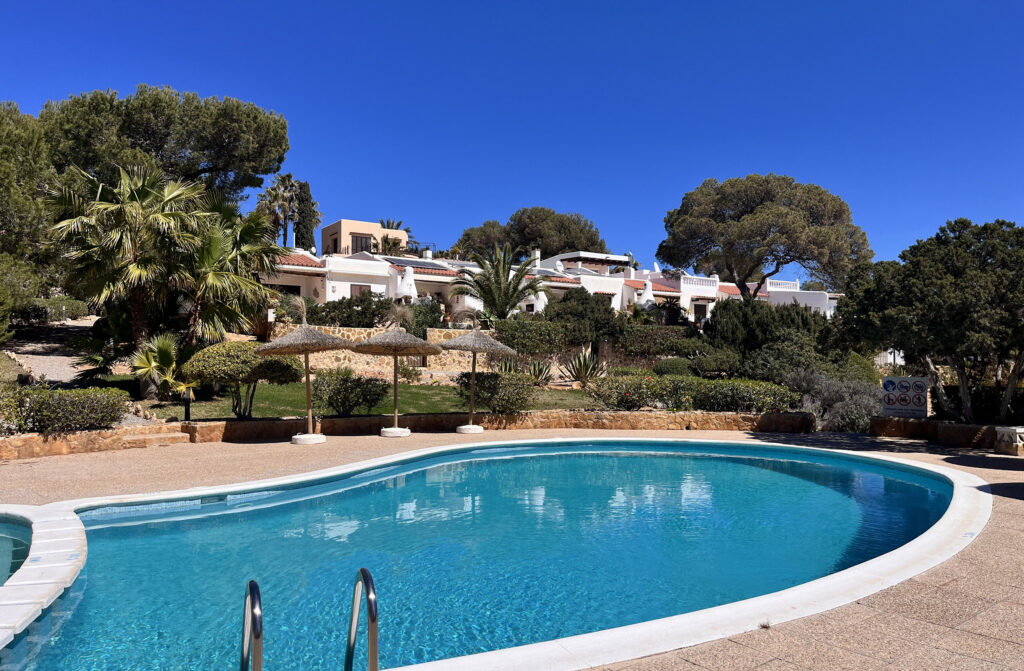 Charming Traditional Townhouse Close to Cala Codolar with Sea and Sunset Views in Cala Codolar — Townhouse